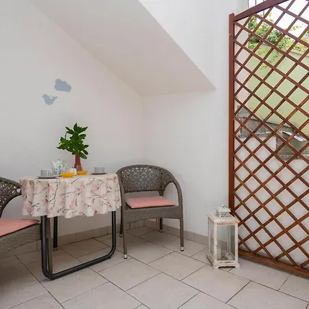Amazing Apartment In Baska Voda Baska Voda
