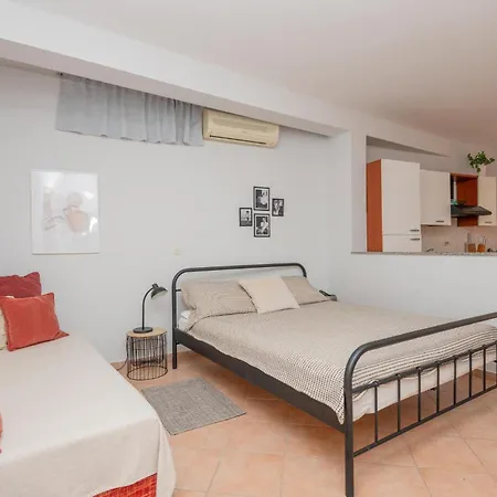 Apartment Amazing Apartment In Baska Voda