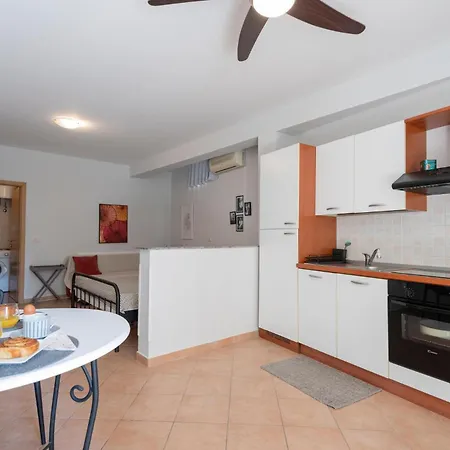 Amazing Apartment In Baska Voda *